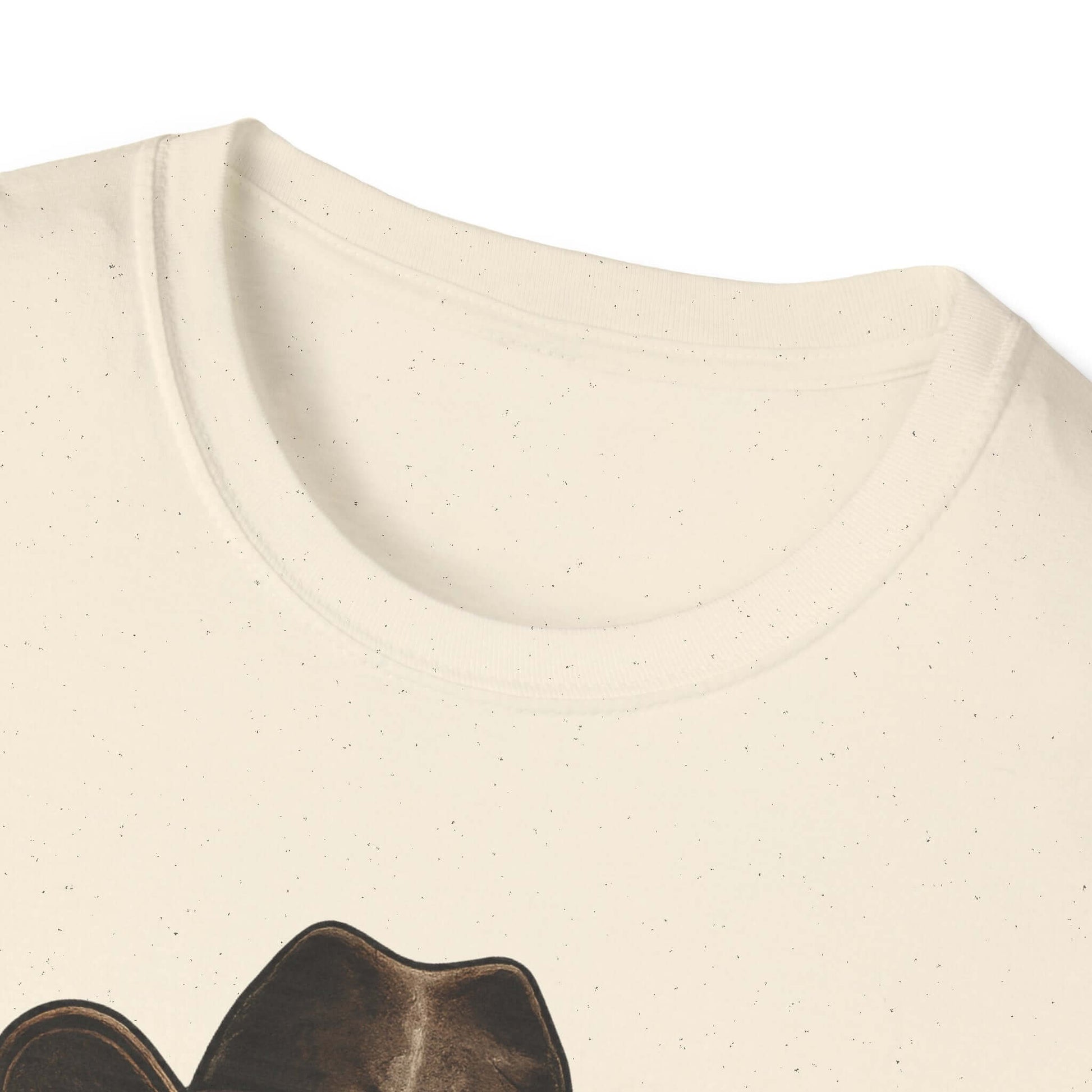 Detail of the collar and neckline of the Lucky Farm T-Shirt, featuring a vintage skull graphic.