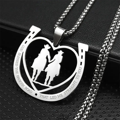 Horseshoe Necklace with heart design, featuring couple silhouette, stainless steel, romantic gift for partners.
